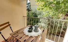 Guya Apartment By Mamo Florence